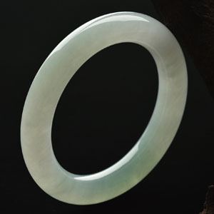 糯冰种淡晴水圆条手镯（58.2mm）