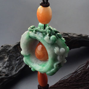 糯冰种飘花螭龙如意挂件