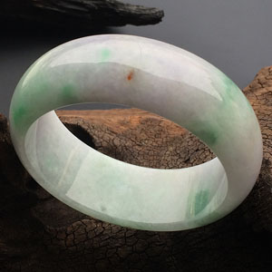 糯冰种春带彩手镯（56.5mm）