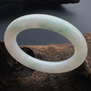 糯冰种飘花圆条手镯（56.1mm）