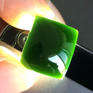 玻璃种墨翠戒面