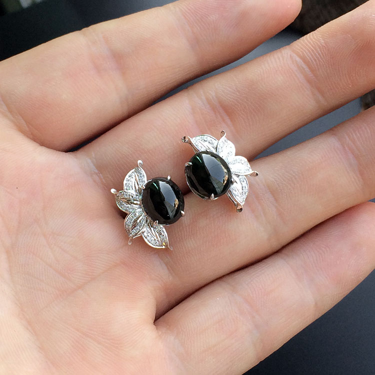 玻璃种墨翠镶白金钻石耳钉