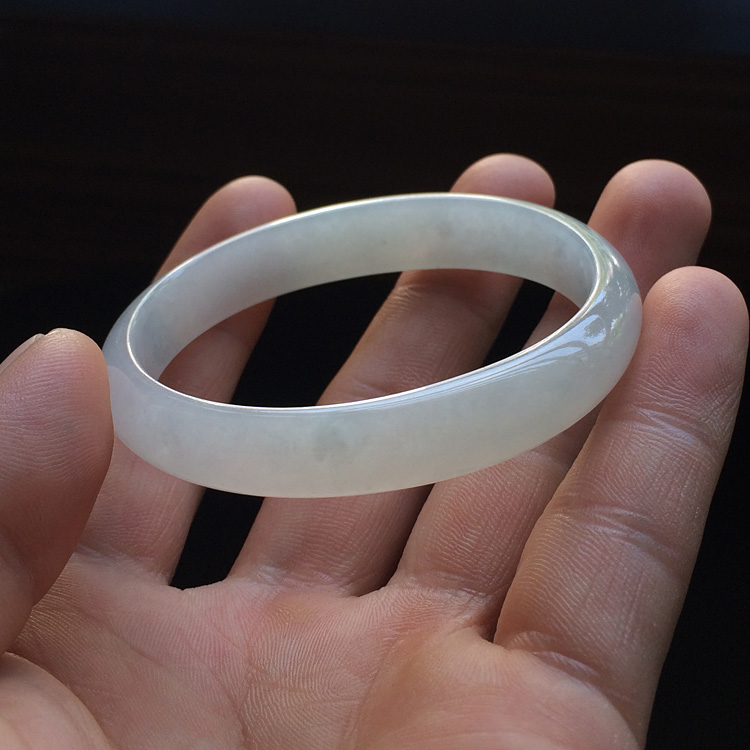 (超值推荐)糯冰种淡晴水贵妃镯（51.7-46.1mm）