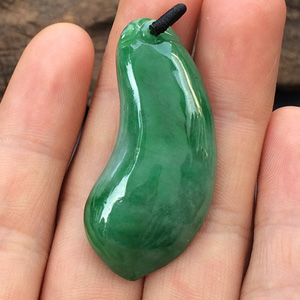 糯冰种翠色福瓜挂件