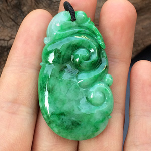 糯冰种翠色如意挂件