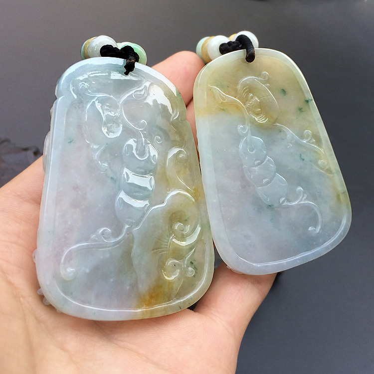 糯冰种黄翡略飘花龙牌挂件（一对）