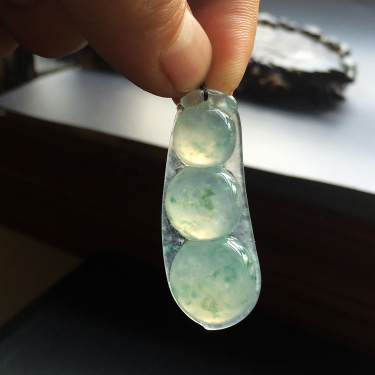 冰种飘花四季豆挂件