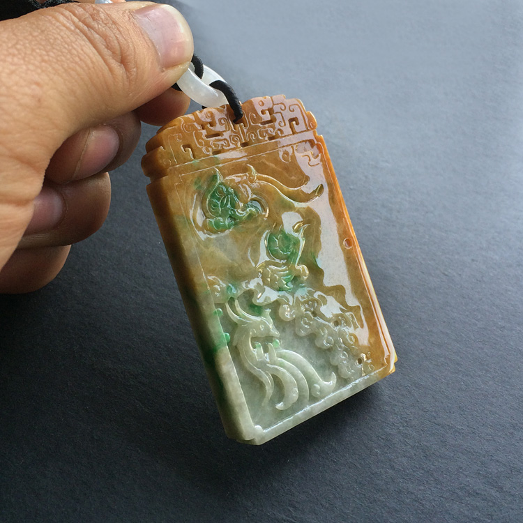 细糯种黄加绿仿古龙凤牌