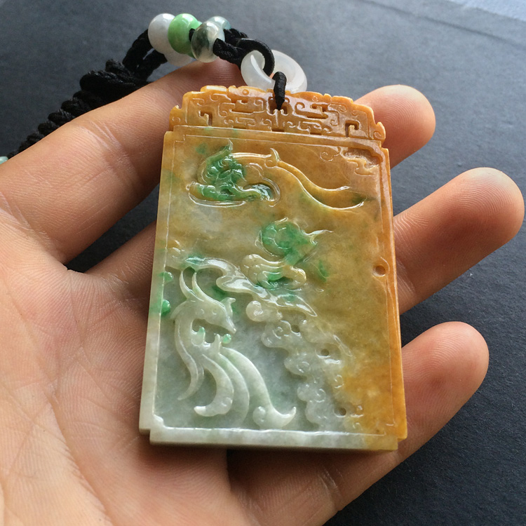 细糯种黄加绿仿古龙凤牌