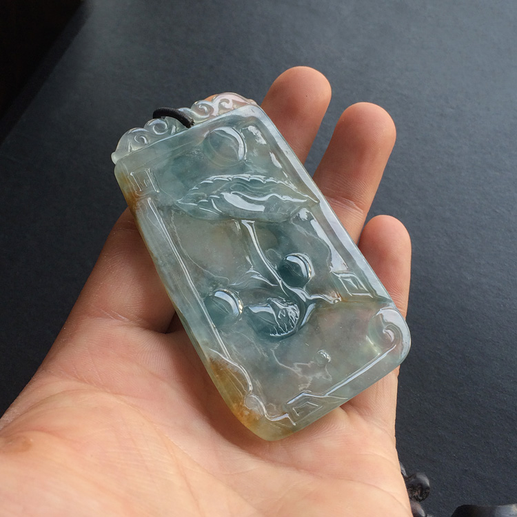 冰种黄翡飘花龙牌挂件