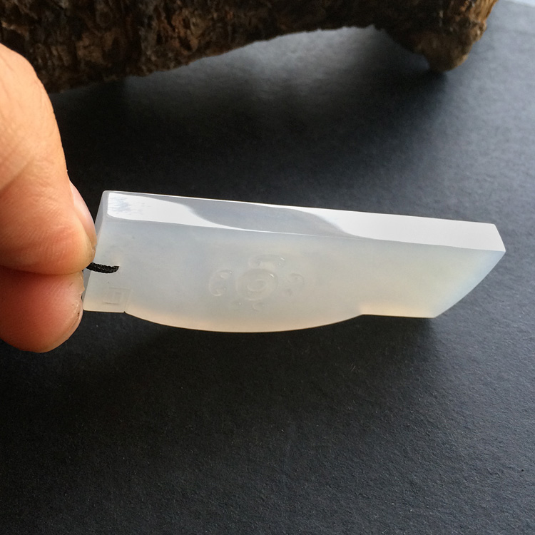 冰种淡晴水仿古龙牌挂件