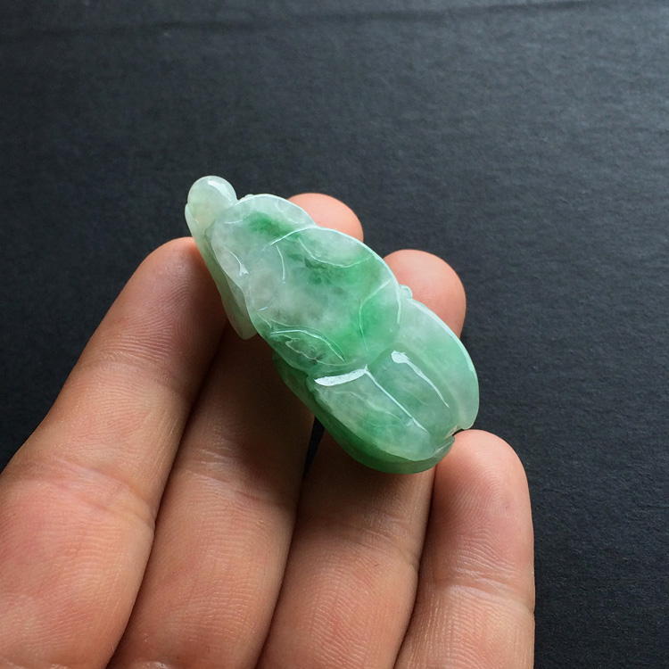 糯冰种飘翠玉鼠运财挂件