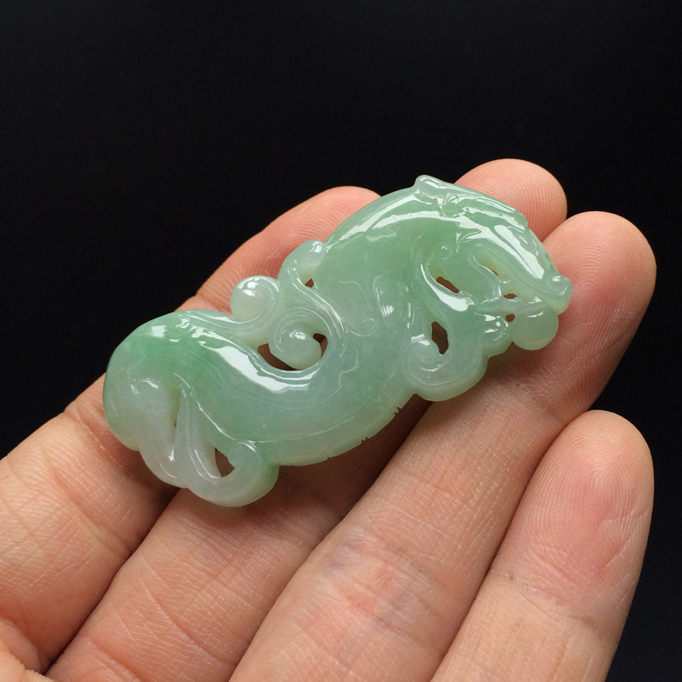 (超值推荐)糯冰种翠色龙马精神挂件