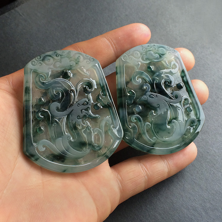 冰种飘花龙凤牌挂件（一对）
