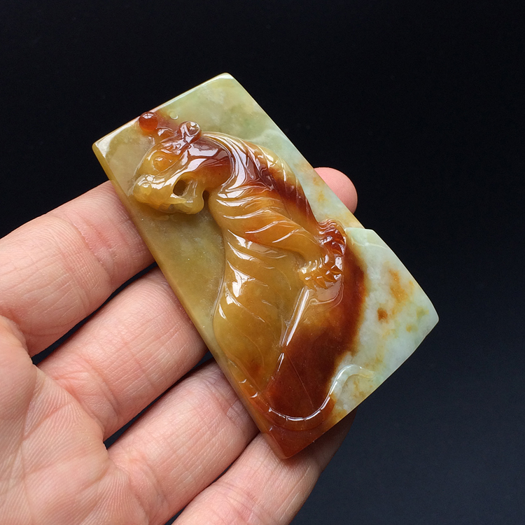(超值推荐)糯冰种红黄翡虎虎生威挂件