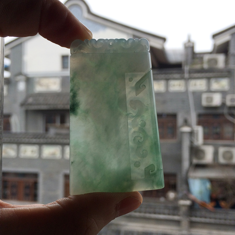 (超值推荐)冰种飘花龙凤牌挂件