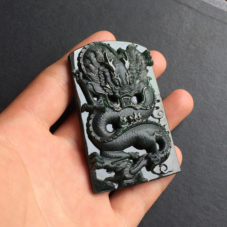 (超值推荐)冰种墨翠龙牌挂件