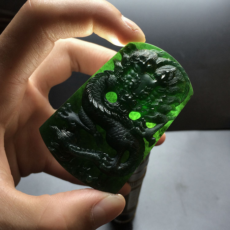 (超值推荐)冰种墨翠龙牌挂件