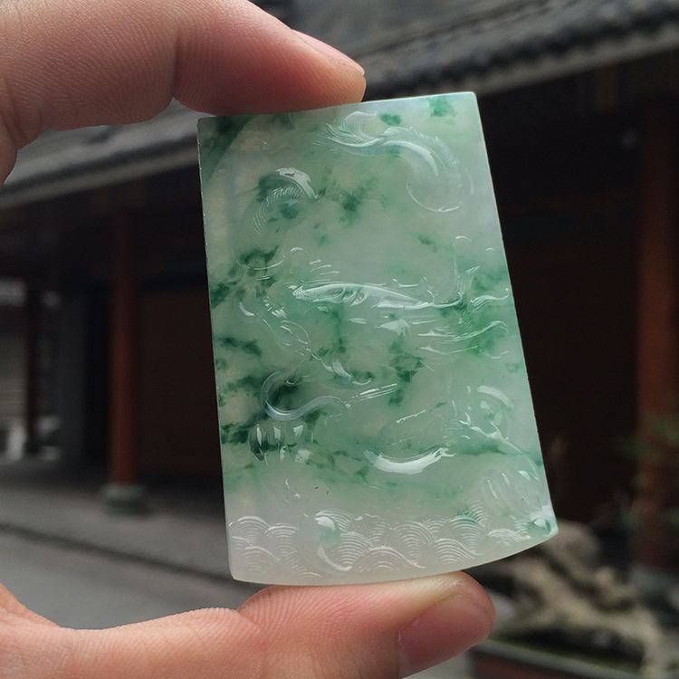 (超值推荐)糯冰种飘花龙牌挂件