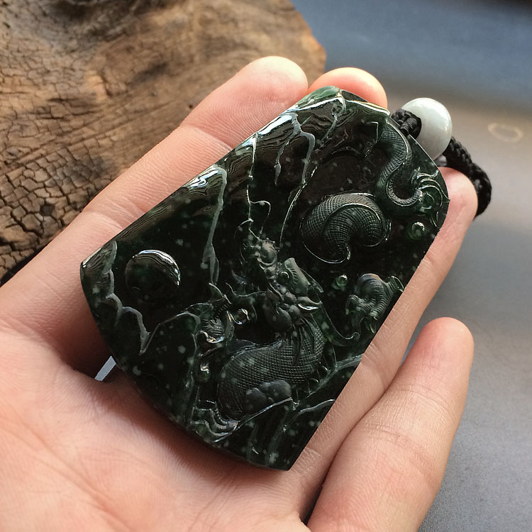 冰玻种墨翠龙牌挂件