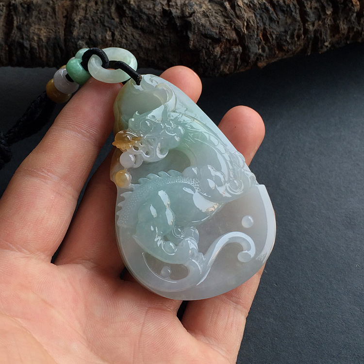 糯冰种晴水带褐黄翡龙牌挂件