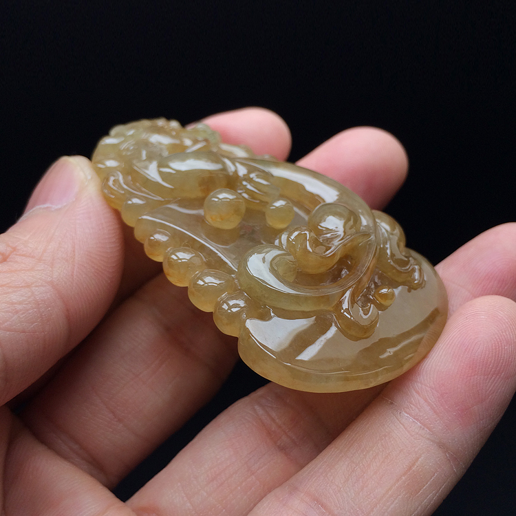 (超值推荐)糯冰种褐黄翡府中有龙挂件