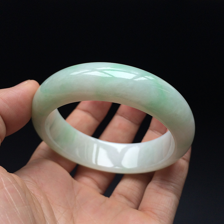 (超值推荐)糯冰种飘翠手镯（56.2mm）