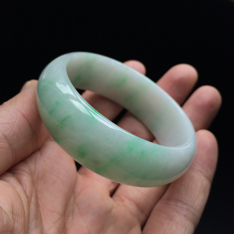 (超值推荐)糯冰种飘翠贵妃镯(52mm-48.9mm）