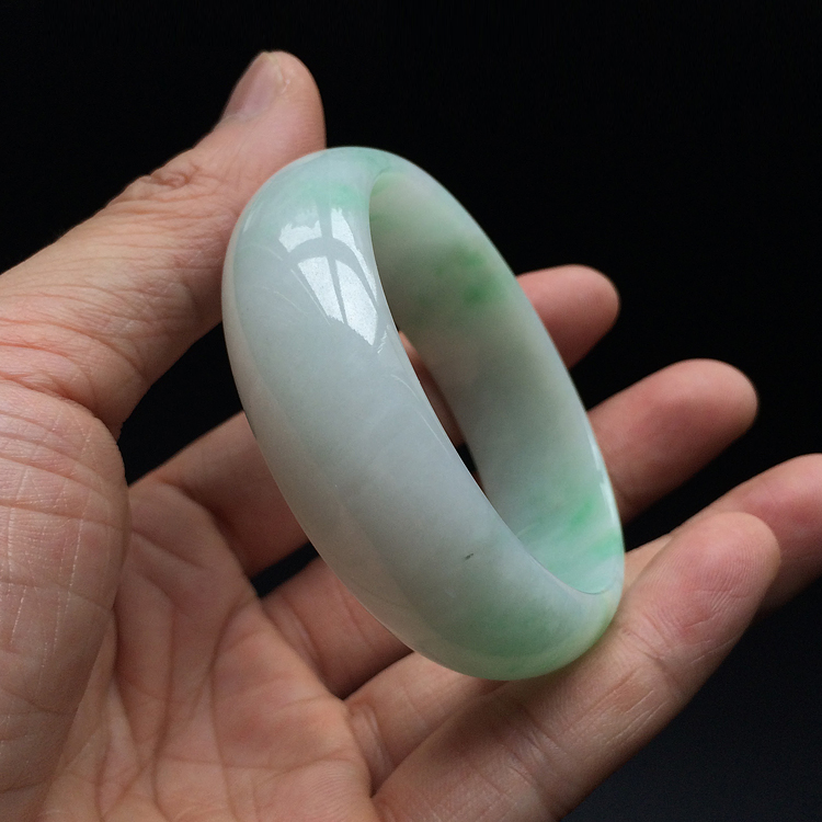 (超值推荐)糯冰种飘翠贵妃镯(52mm-48.9mm）
