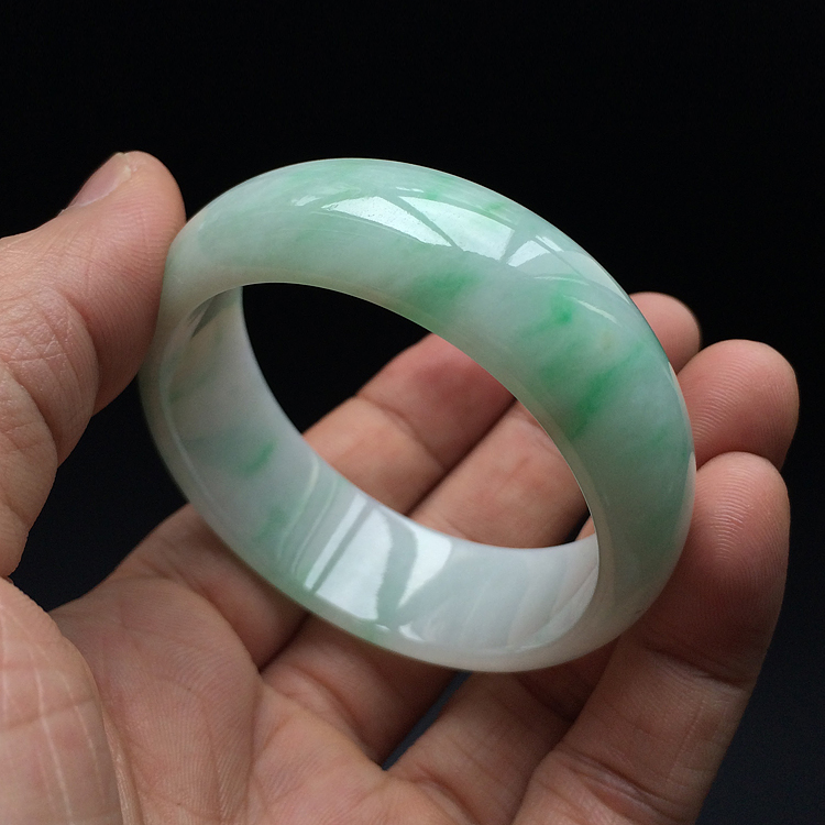 (超值推荐)糯冰种飘翠贵妃镯(52mm-48.9mm）