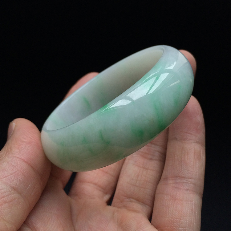 (超值推荐)糯冰种飘翠贵妃镯(52mm-48.9mm）