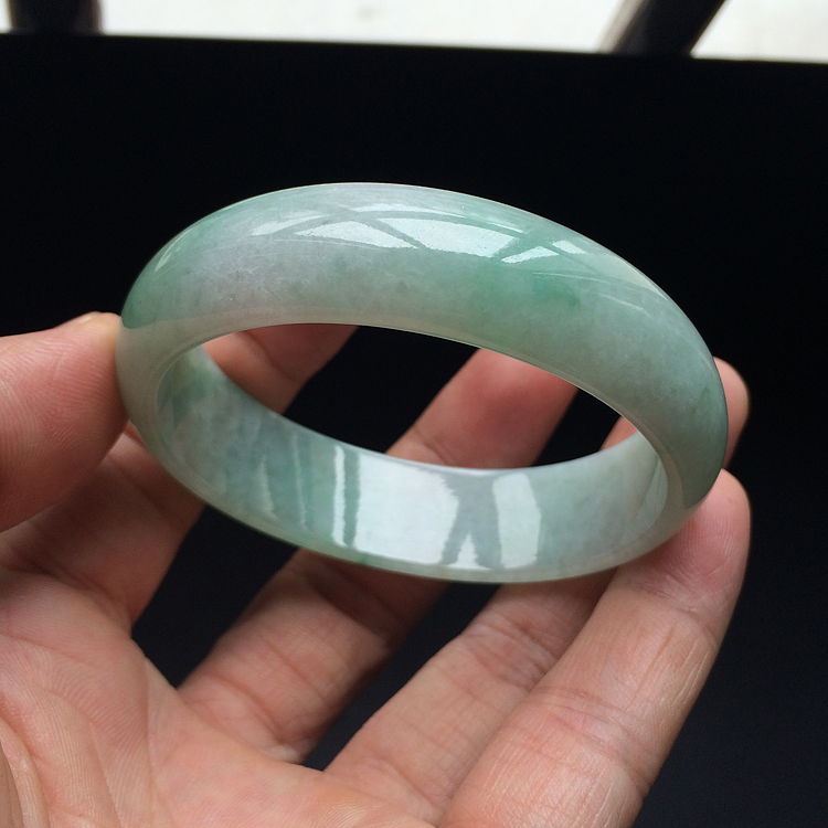 (超值推荐)糯冰种略飘花贵妃镯(54.8mm-49mm）