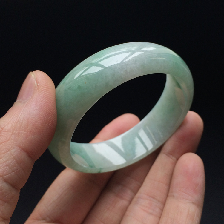 (超值推荐)糯冰种略飘花贵妃镯(54.8mm-49mm）