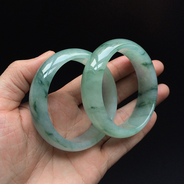 (超值推荐)冰种飘花手镯（一对）（56.7mm）（57.9mm）