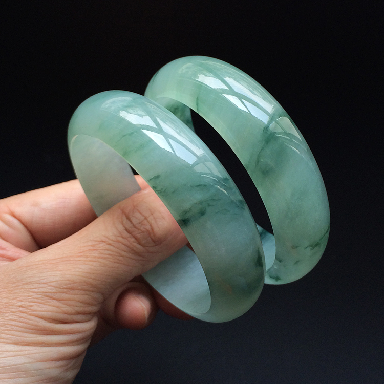 (超值推荐)冰种飘花手镯（一对）（56.7mm）（57.9mm）