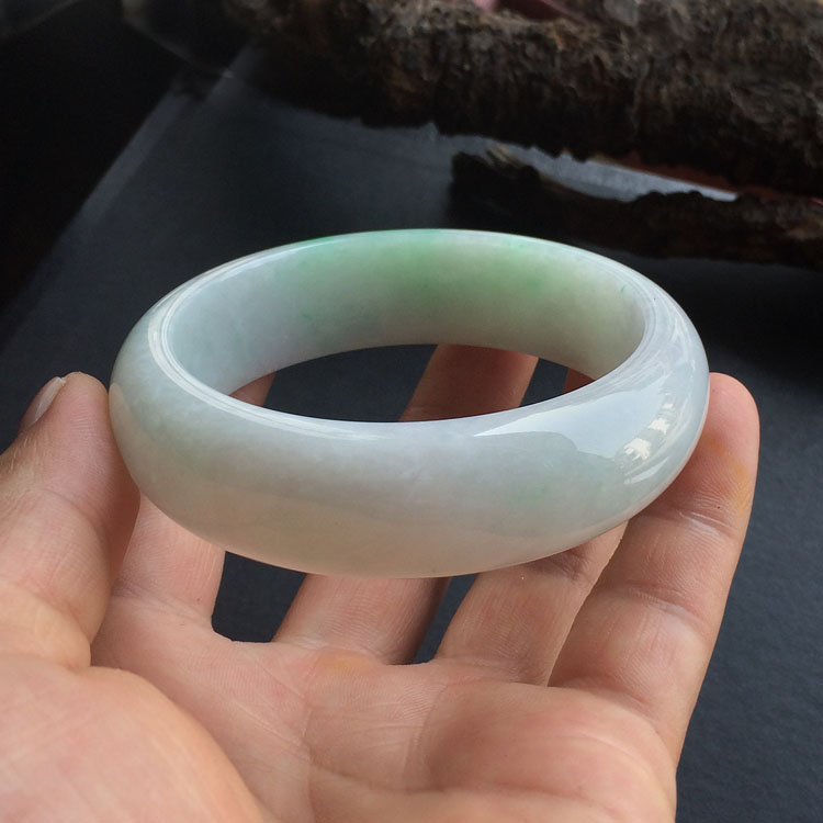(超值推荐)糯冰种飘翠手镯（58.4mm）