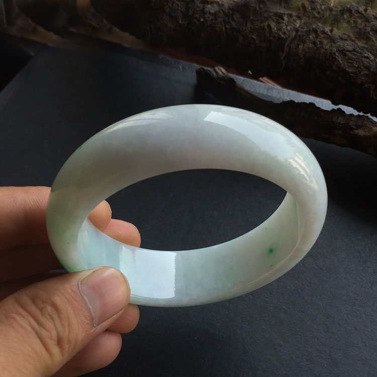 (超值推荐)糯冰种飘翠手镯（58.4mm）