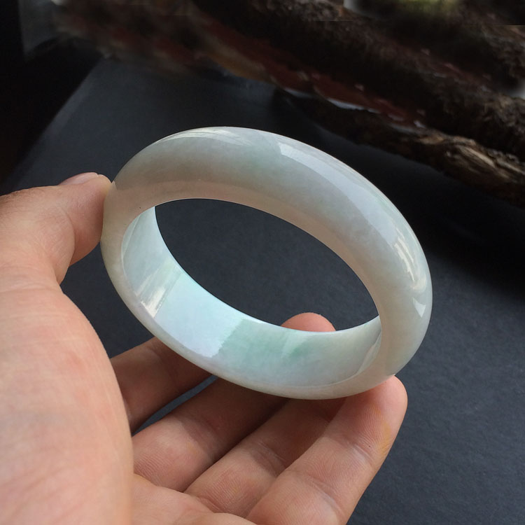 (超值推荐)糯冰种飘翠手镯（58.4mm）