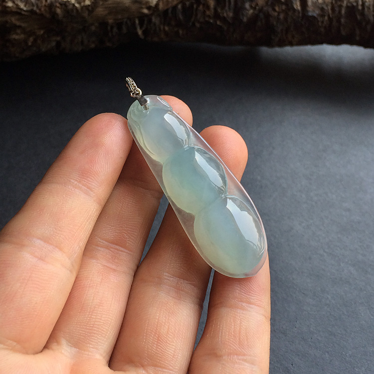 糯冰种晴水四季豆挂件