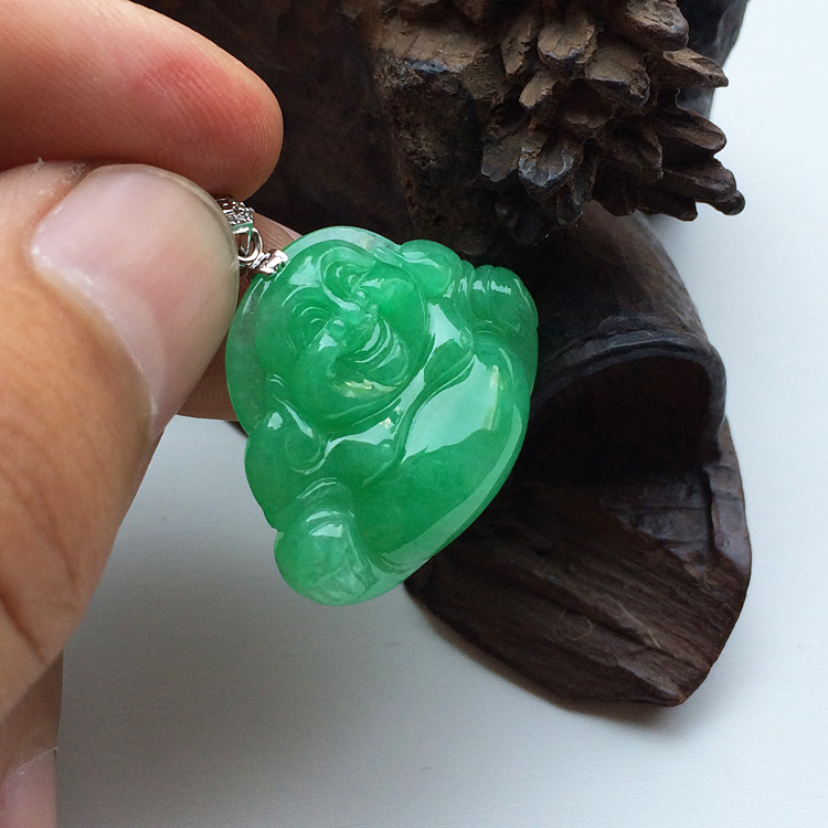 糯冰种翠色玉佛挂件