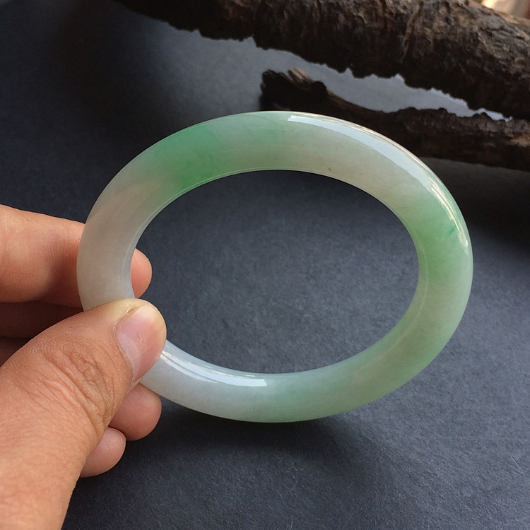 糯冰种飘翠圆条手镯(56mm)