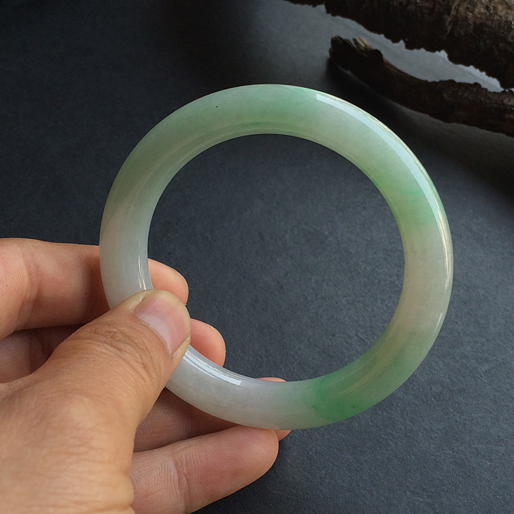 糯冰种飘翠圆条手镯(56mm)