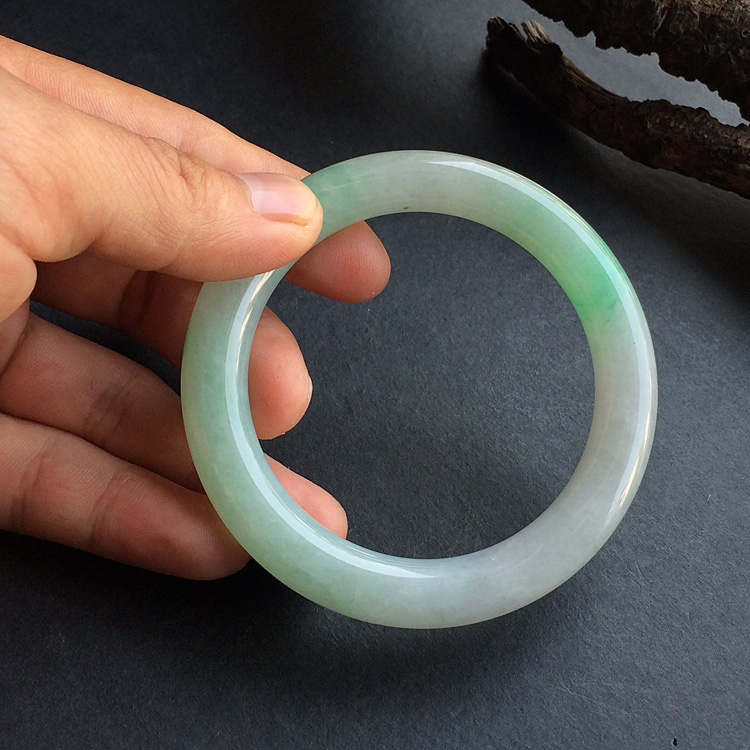 糯冰种飘翠圆条手镯(56mm)