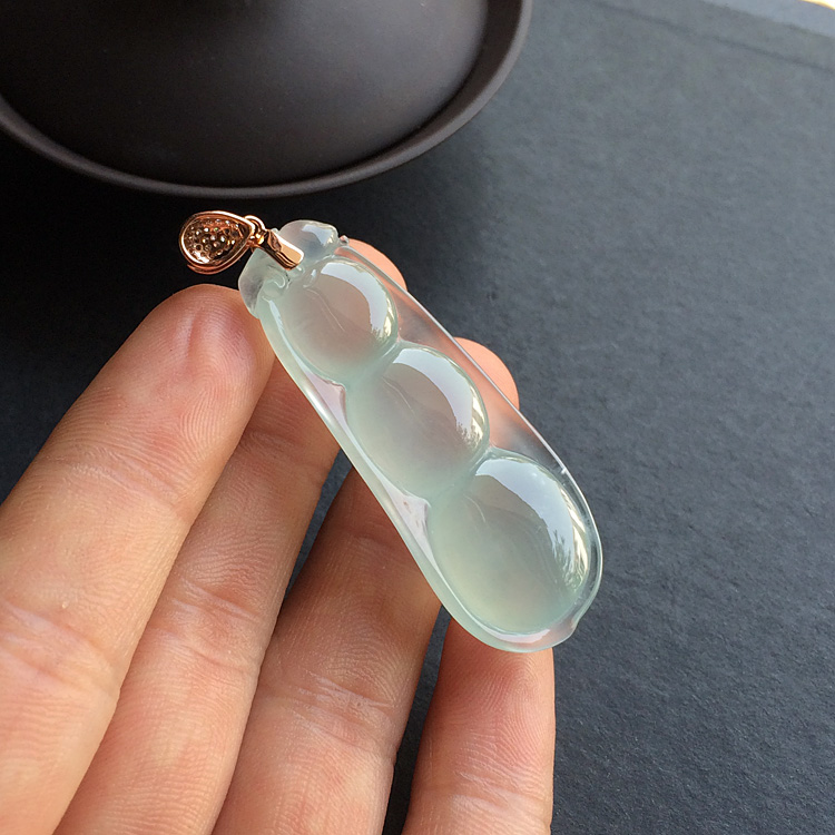 冰种晴水四季豆挂件（金扣）