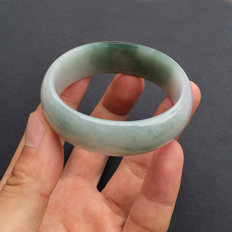 糯冰种晴水贵妃镯（50.8mm-45.2mm）