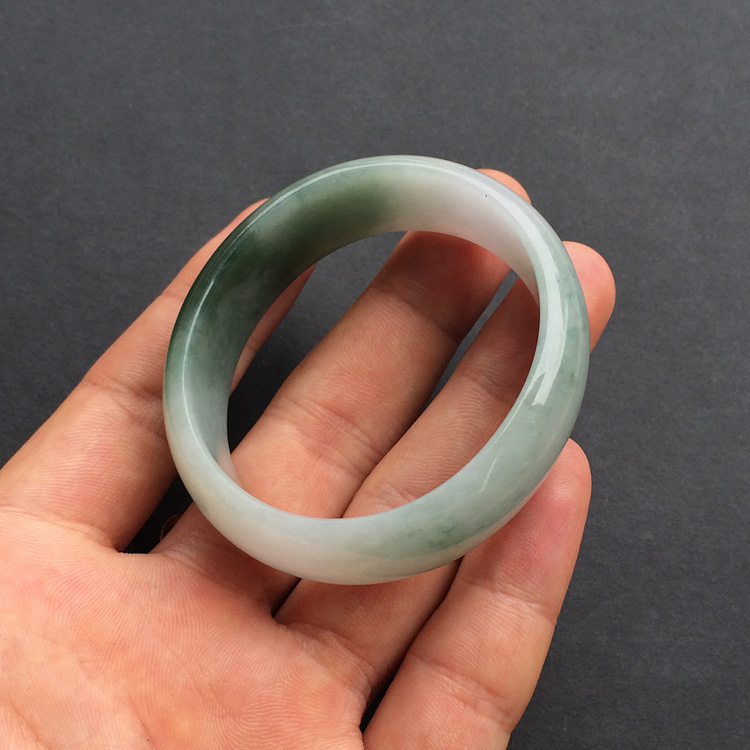 糯冰种晴水贵妃镯（50.8mm-45.2mm）