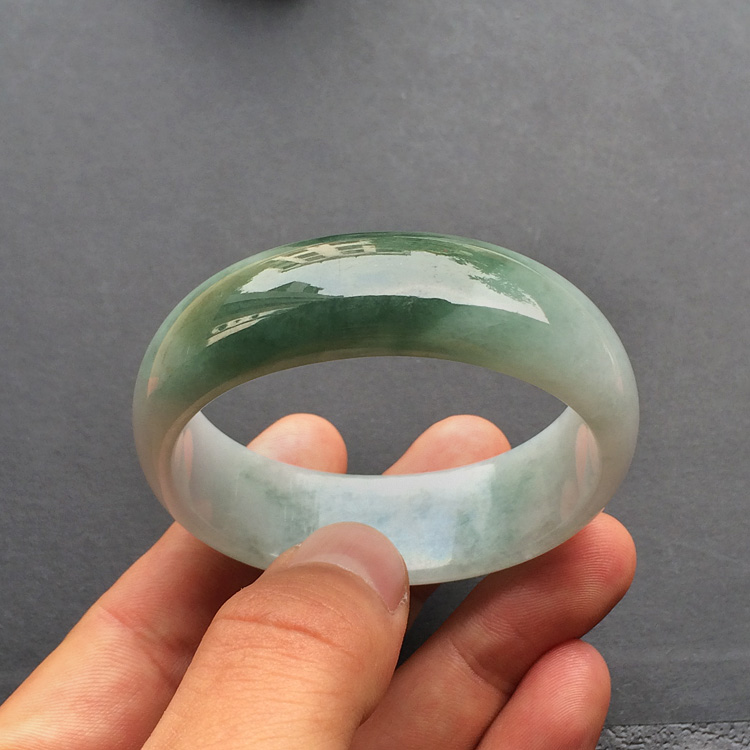 糯冰种晴水贵妃镯（50.8mm-45.2mm）