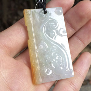 糯冰种晴水黄翡仿古龙挂件
