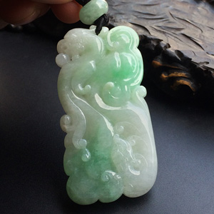 糯冰种绿晴水龙凤呈祥挂件
