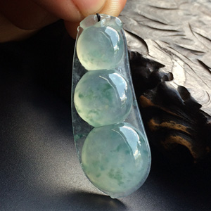 冰种飘花四季豆挂件